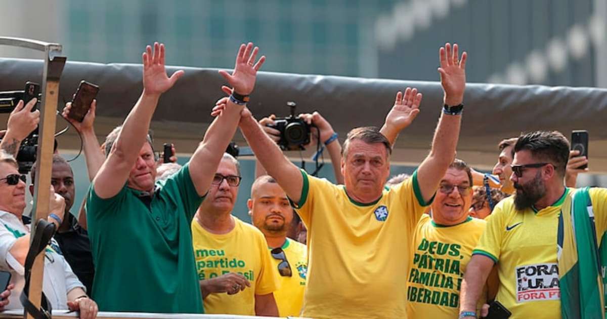 Bolsonaro se emociona em discurso na Paulista e diz que foi eleito por 'falha no sistema'