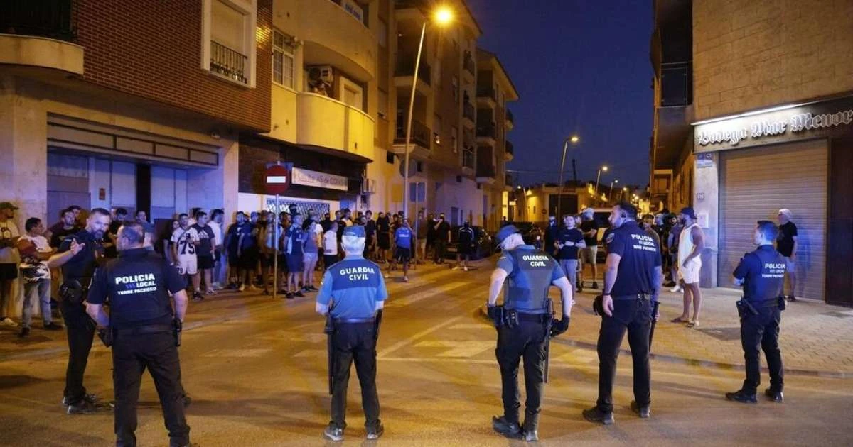 Protestos violentos anti-imigrantes têm presos na Espanha