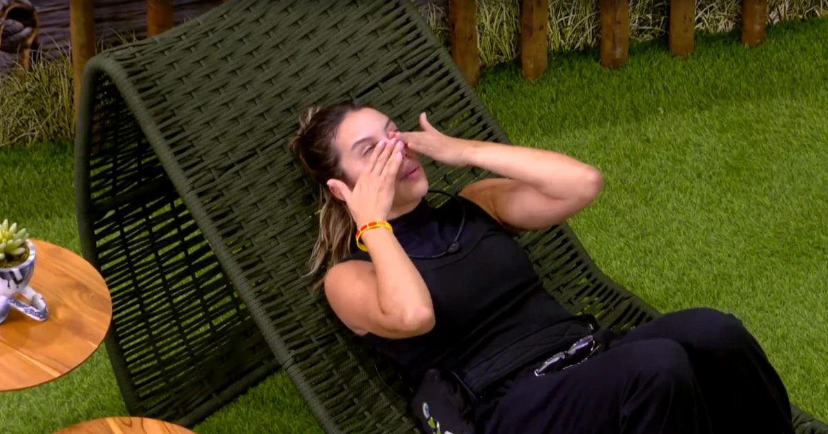 BBB 25: Sem aliados, Renata cai no choro e recebe apoio de rivais: 'Cansada'