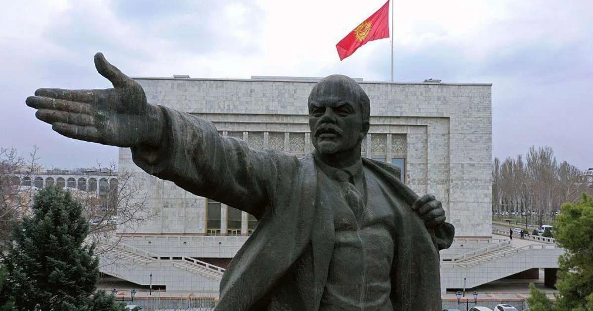 Bishkek, a moderna capital onde herança soviética é destruída