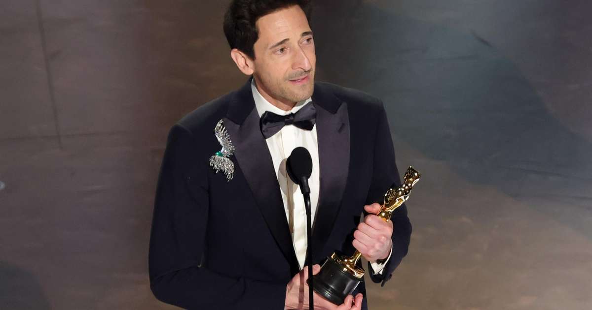 Adrien Brody se recusa a sair do palco após levar prêmio e fazer discurso longo no Oscar