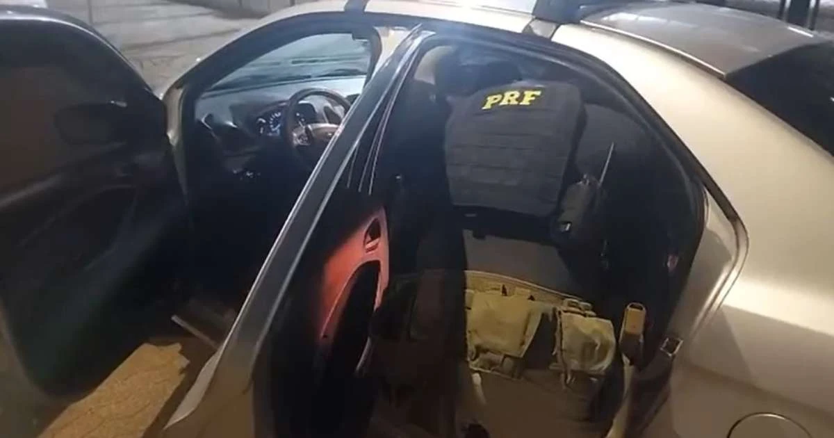 PRF prende homem com CNH falsa e dois mandados de prisão na BR-290, em Gravataí