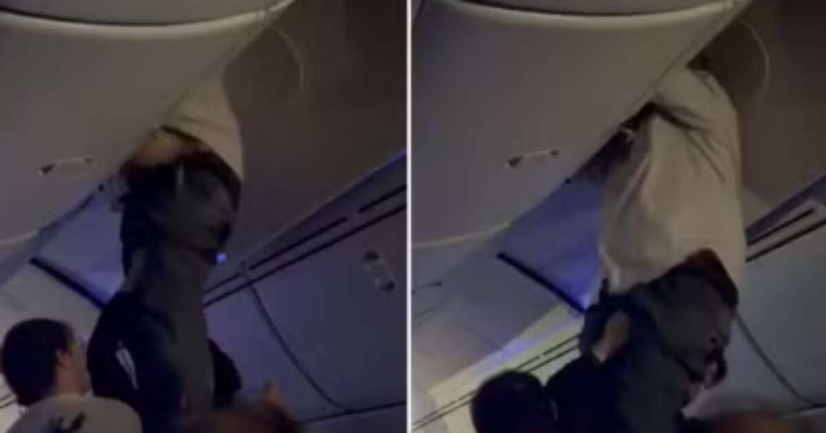 'Foi assustador', diz passageiro que foi parar no bagageiro de avião após turbulência