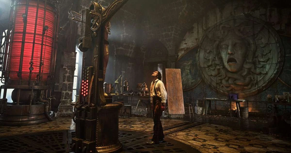 'Frankenstein', de Guillermo del Toro, é carta de amor do criador à criatura