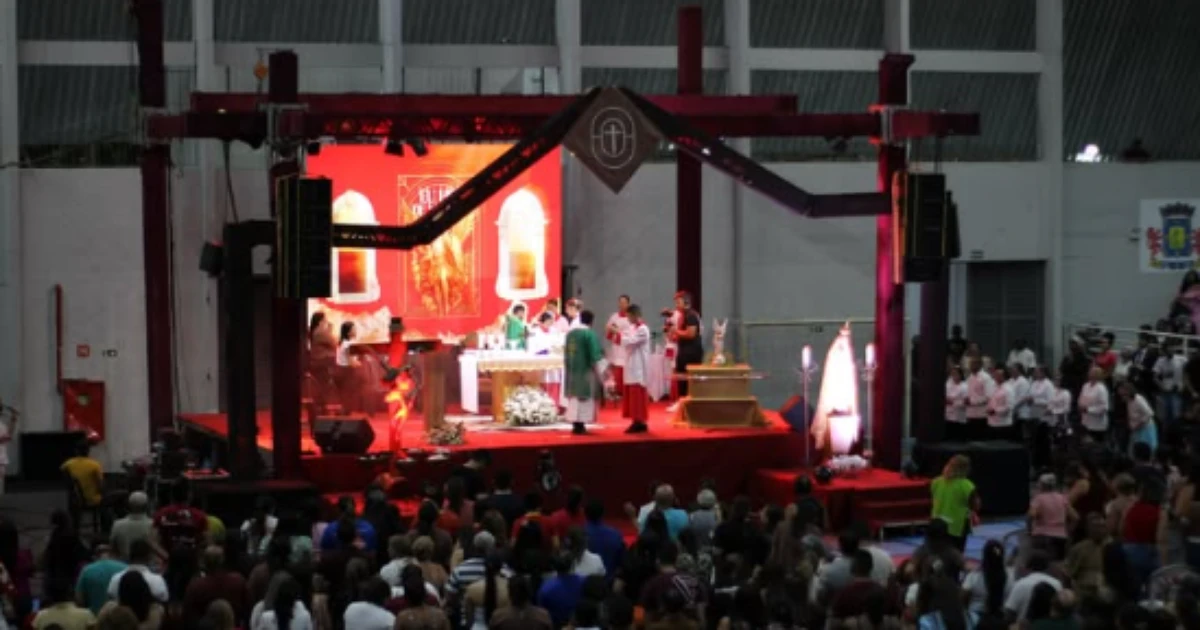 MP do Ceará aceita denúncia contra grupo católico que compara homossexualidade doença