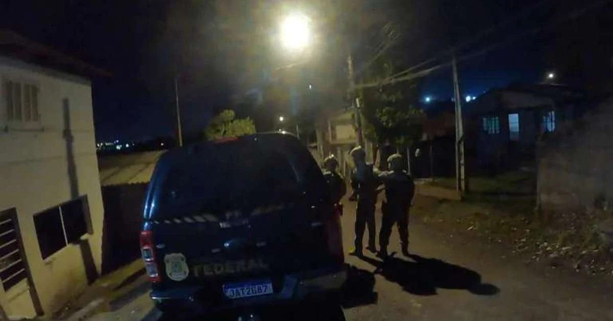 Polícia Federal realiza operação em Passo Fundo contra grupo suspeito de roubar veículo dos Correios