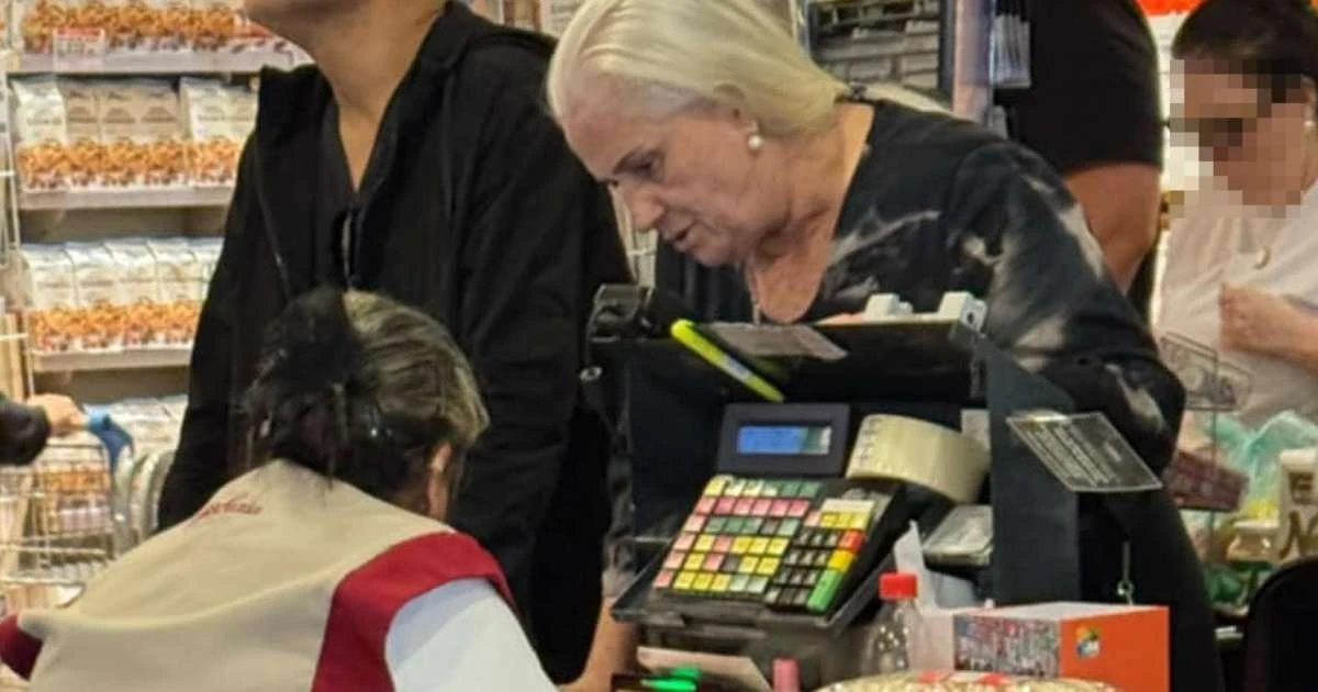 Ricos também vão ao supermercado: atriz da Globo é flagrada enchendo o carrinho em SP