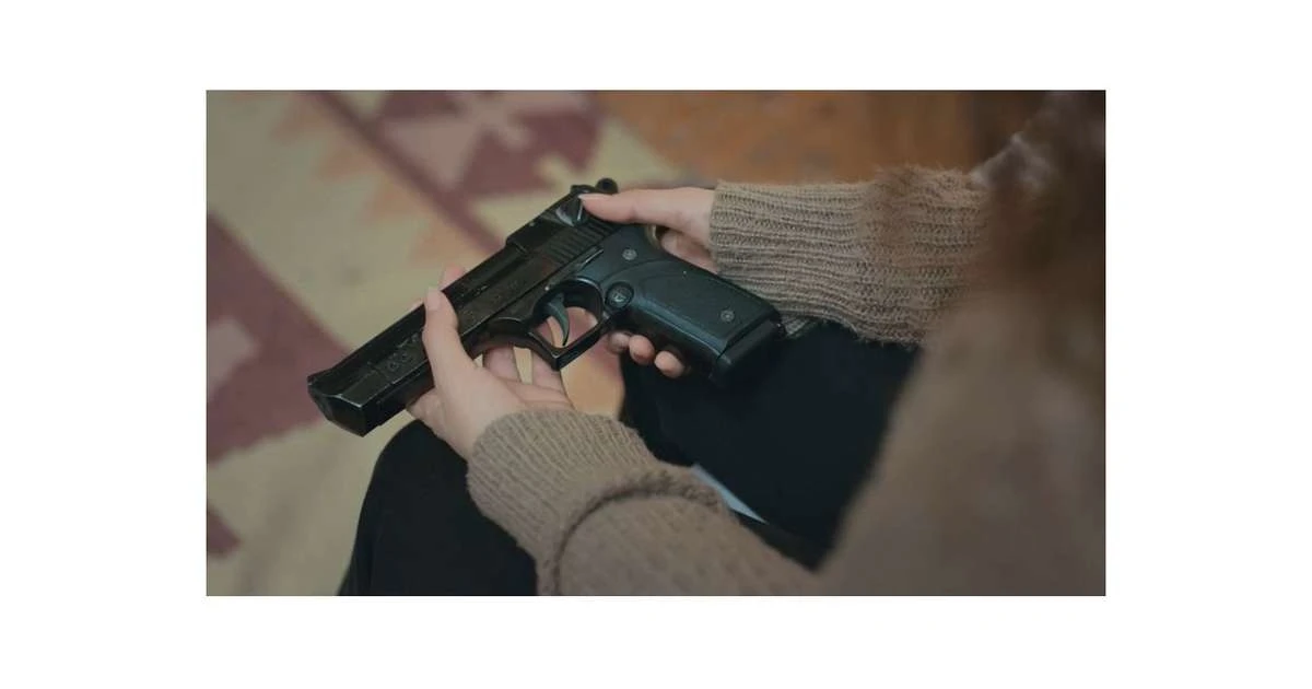 Reta final da novela 'Força de Mulher', resumo do próximo capítulo (16 de junho): tiro na noite de Natal apavora família de Bahar