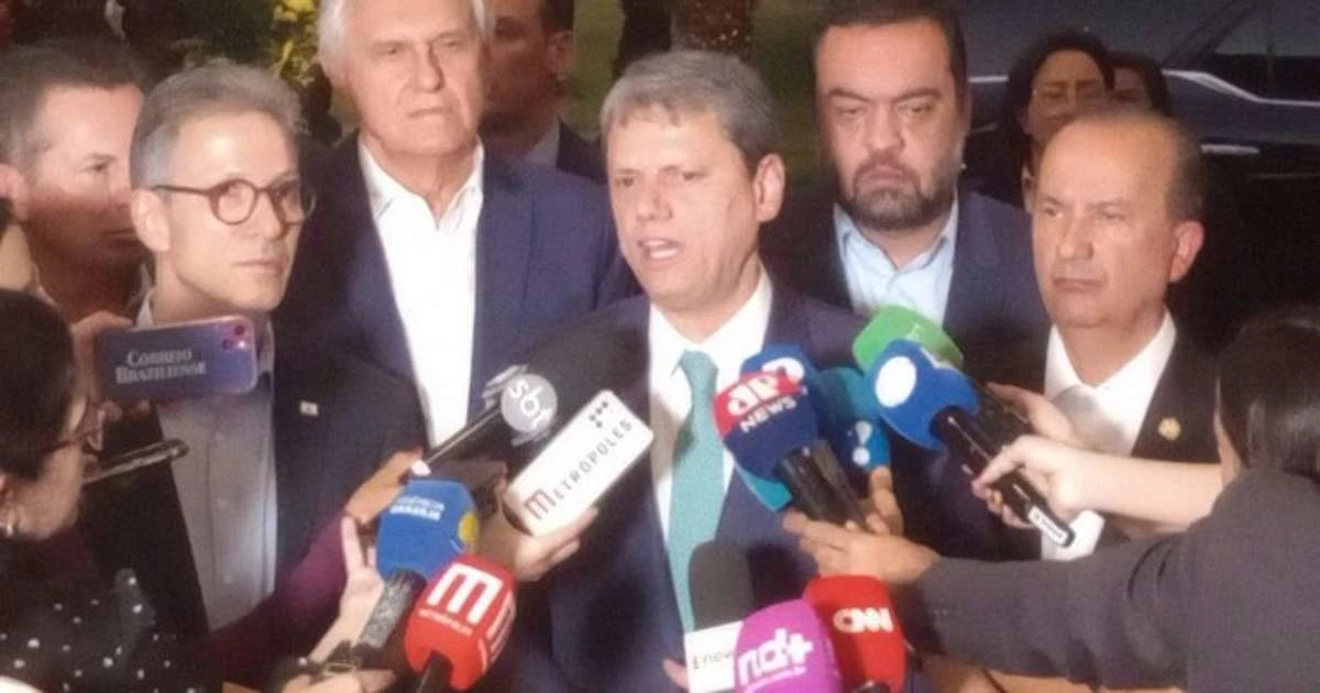 Tarcísio diz que Poderes têm que ceder e cita anistia como solução após reunião de governadores
