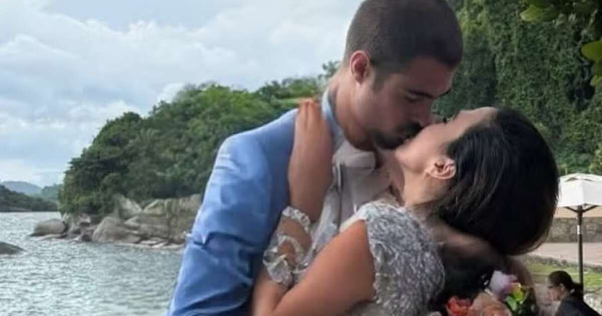 Tata Werneck e Rafael Vitti renovam votos de casamento em praia