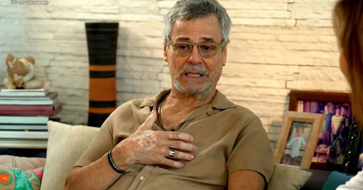 'Como é que eu vou viver?': Carlinhos de Jesus chora ao falar de doença autoimune que o deixou sem andar
