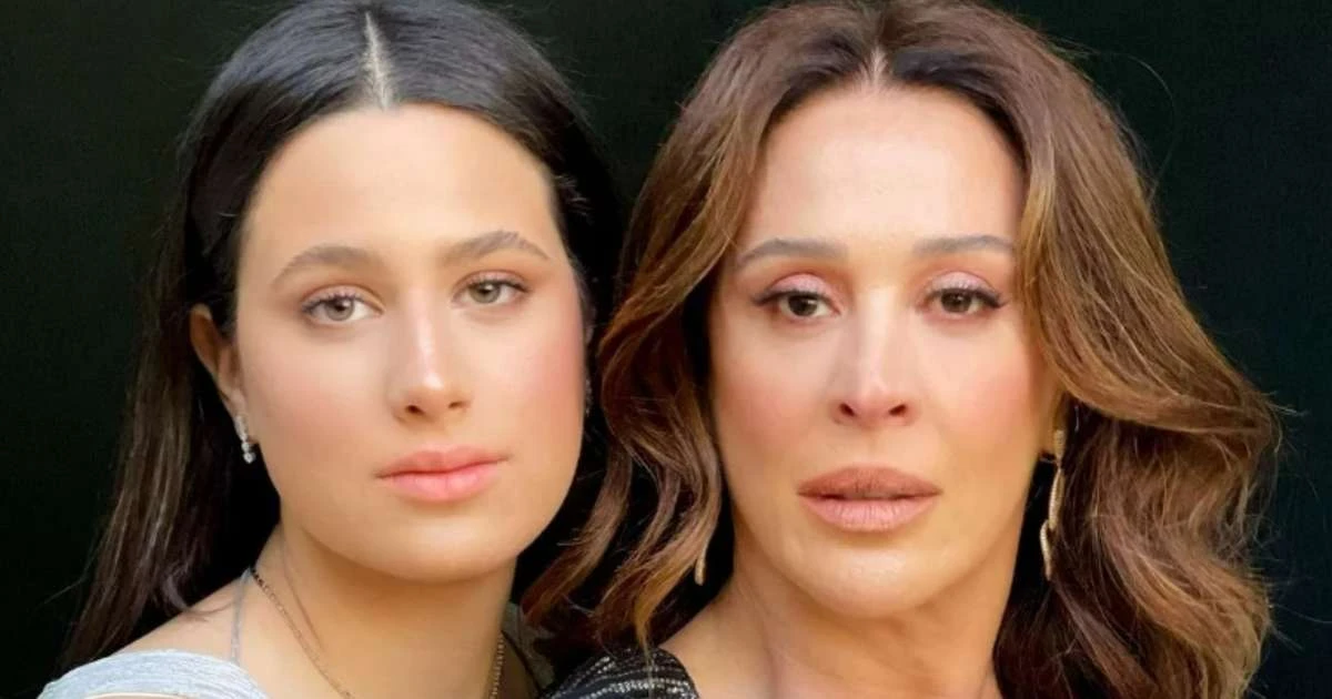 Com direito a jantar e fotos, Claudia Raia comemora formatura da filha