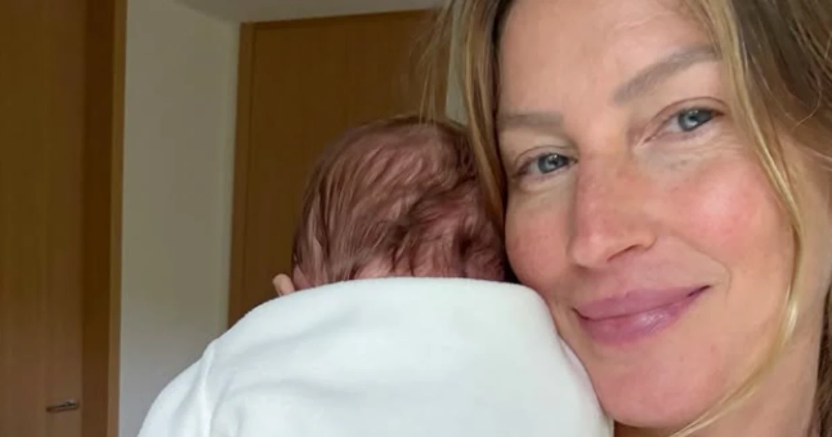 No Dia das Mães, Gisele Bündchen mostra 1ª foto do caçula e 'derrete' web: 'Ocupada vivendo a vida'