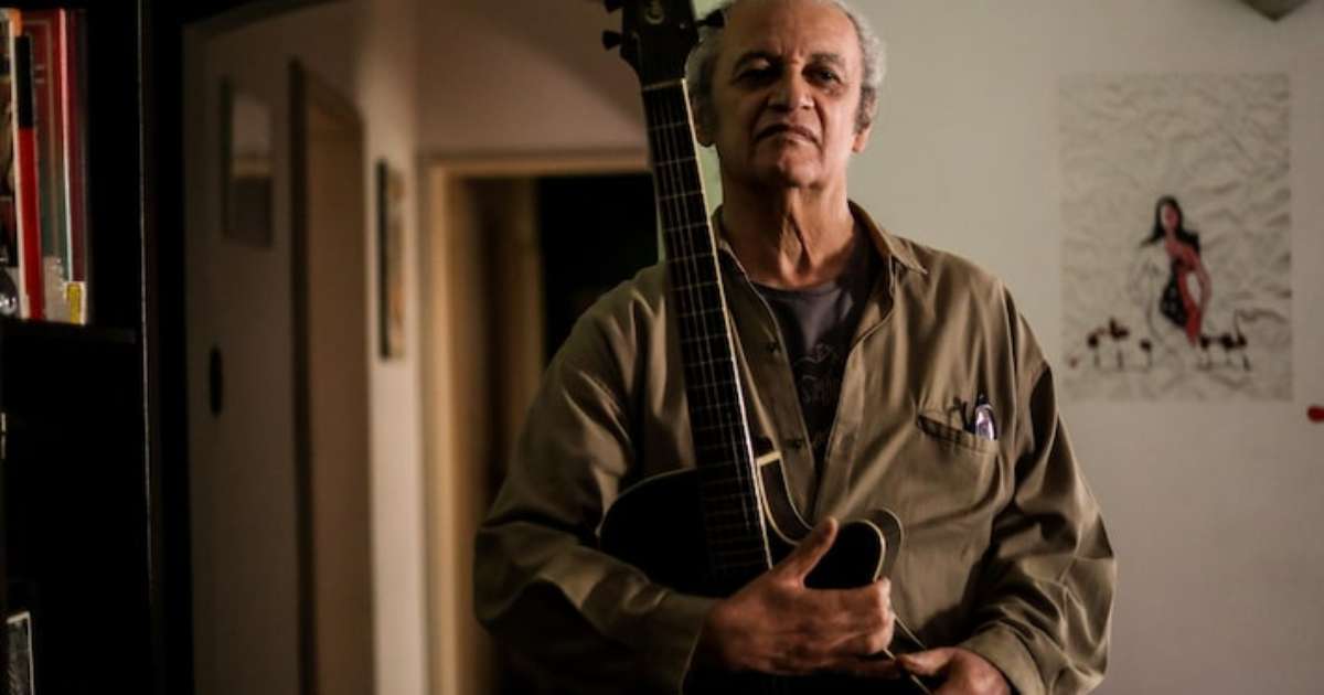 Morre Luiz Chagas, jornalista, músico e pai de Gustavo e Tulipa Ruiz, aos 72 anos