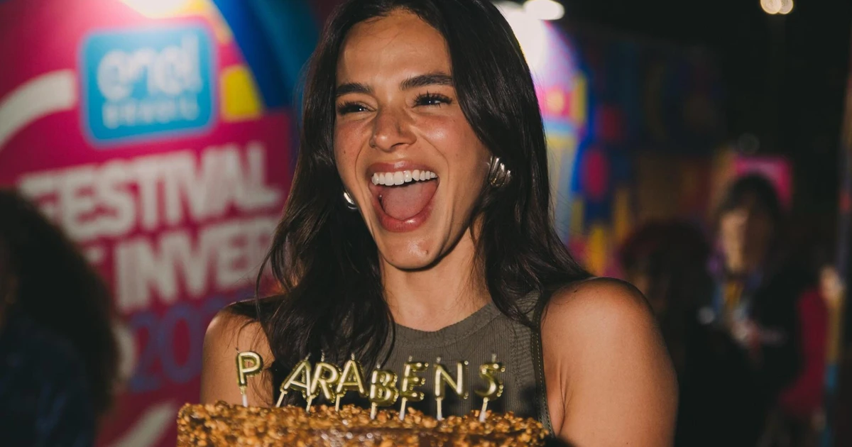 Bruna Marquezine presenteia convidados de sua festa de 30 anos com kit de mimos para ser consumido só após a celebração luxuosa. Saiba o que é!