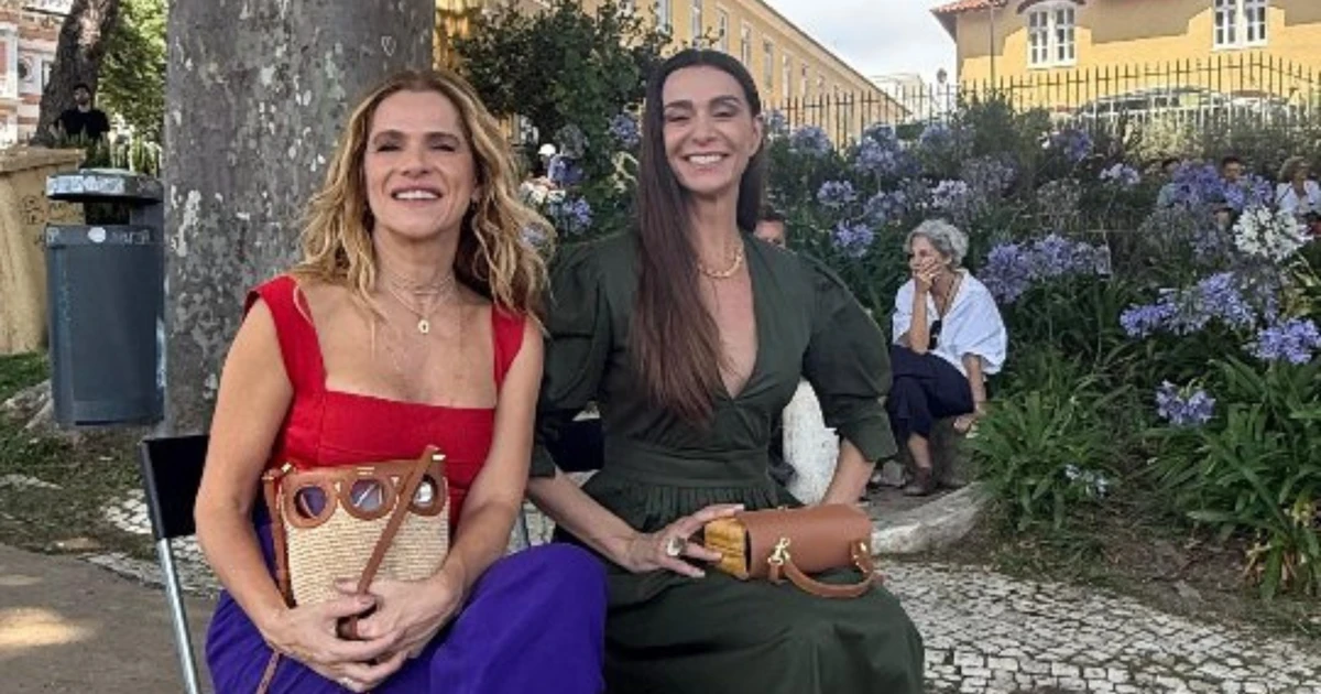 Mônica Martelli e Ingrid Guimarães saem só de biquíni na rua para enfrentar calor na Espanha