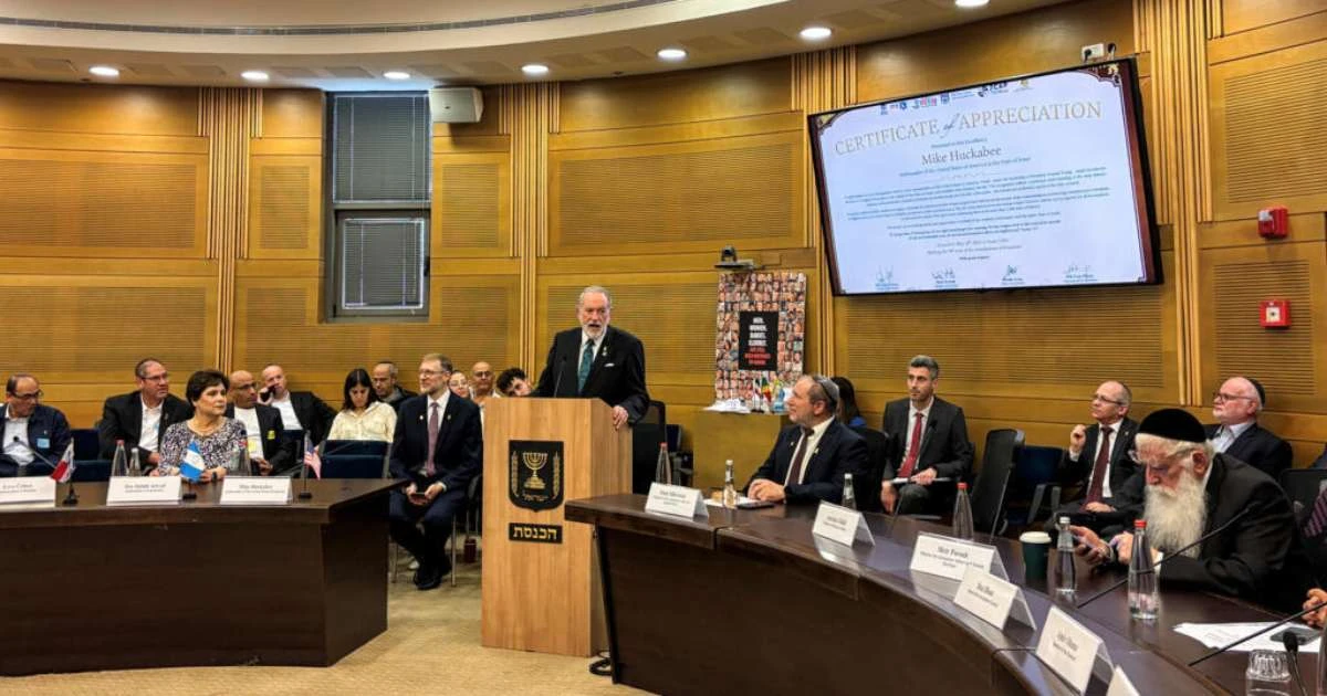 Embaixador americano diz que França deveria ceder parte da Riviera Francesa para criar Estado palestino