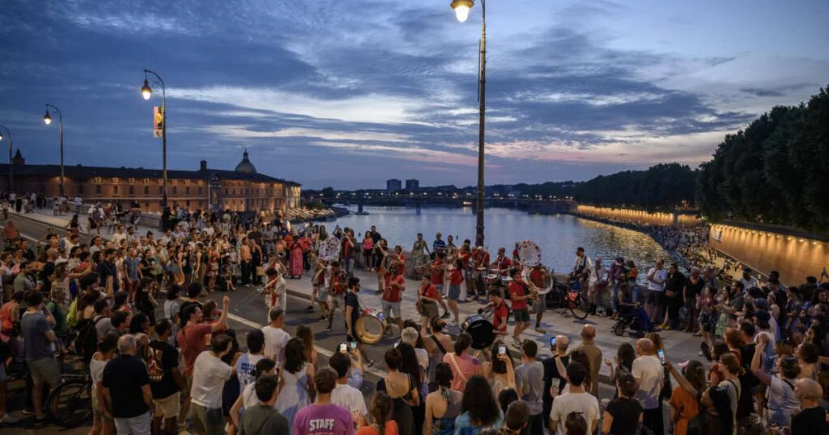 França: Polícia prende 12 suspeitos após 145 pessoas terem sido picadas com seringas na Festa da Música