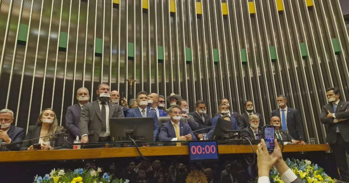 Ocupação pela Madrugada: Oposição protesta contra silêncio de Alcolumbre e paralisa o Congresso