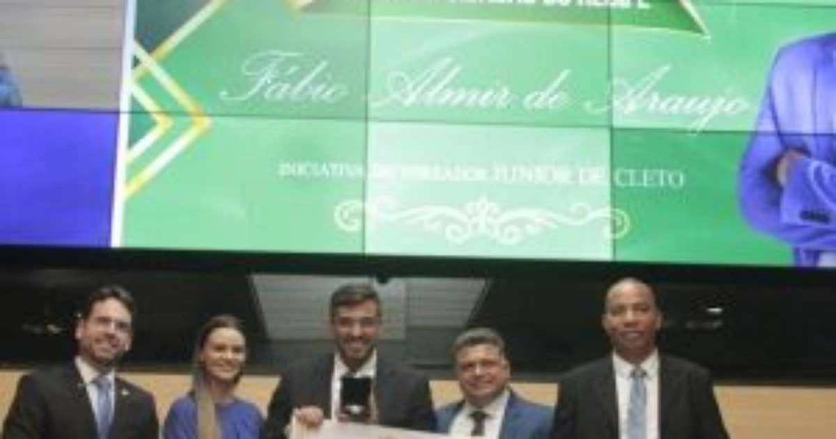 Câmara do Recife concede Título de Cidadão ao jornalista Fábio Araújo