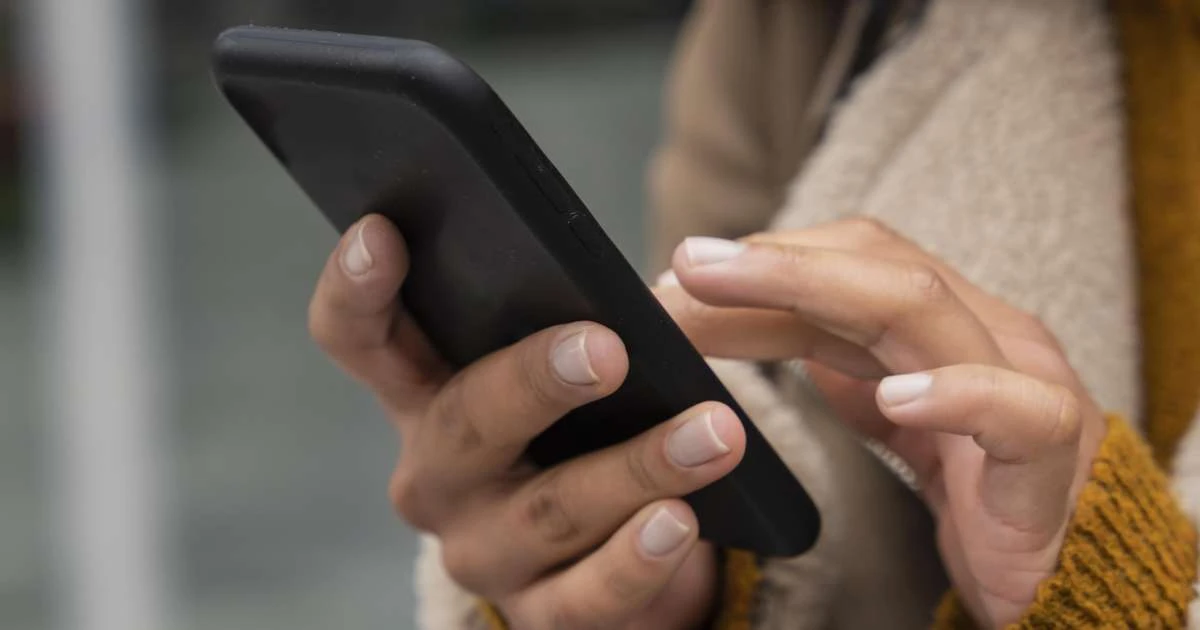 Por que os brasileiros estão adiando a compra de smartphones