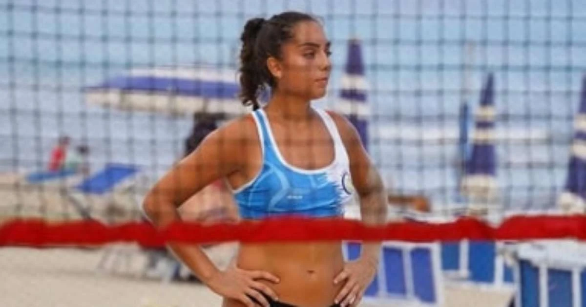 Jogadora de vôlei de 20 anos morre em festa de formatura; família exige esclarecimentos