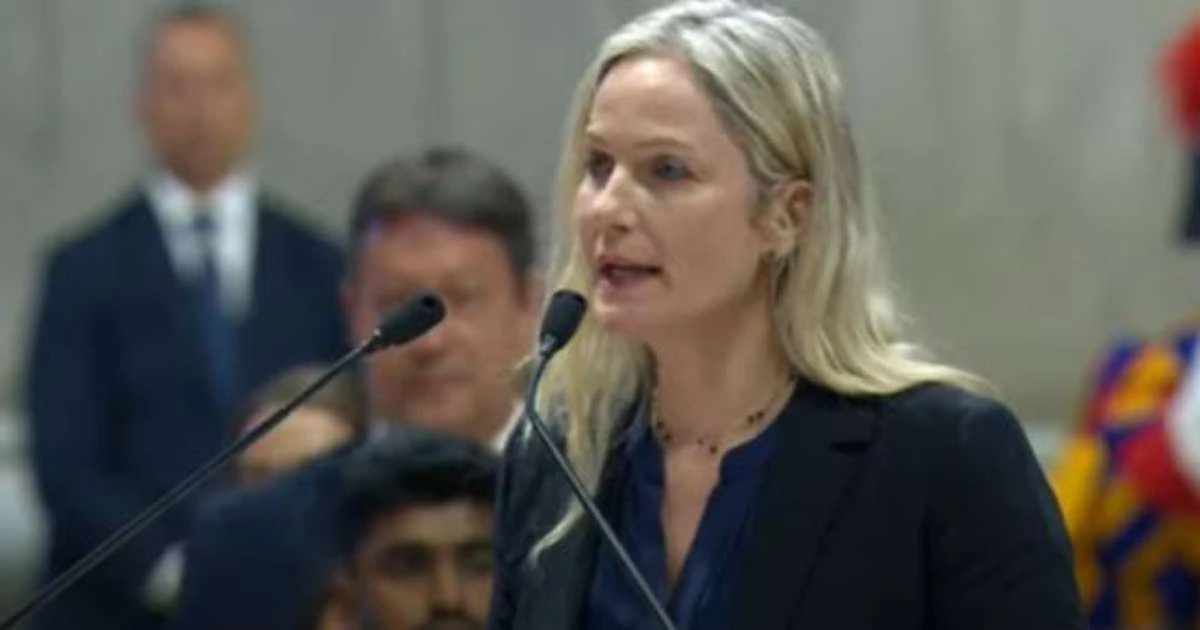 Andressa Collet: quem é a brasileira que leu oração em missa de abertura de conclave