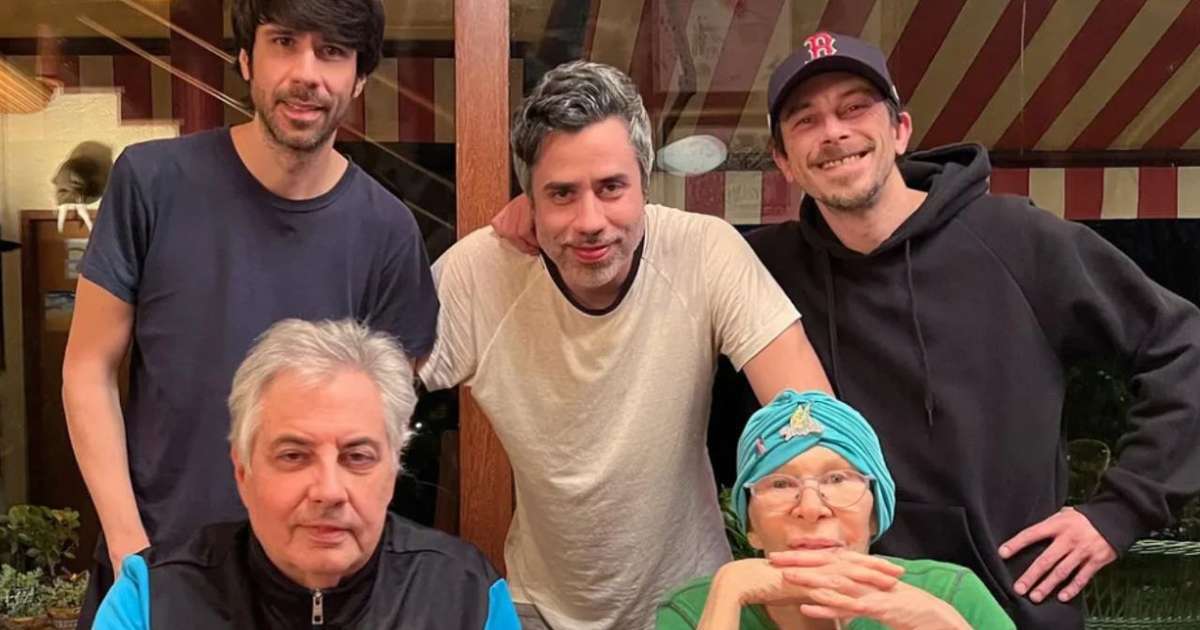 Filhos e viúvo de Rita Lee prestam homenagem de aniversário da cantora: 'Saudades'