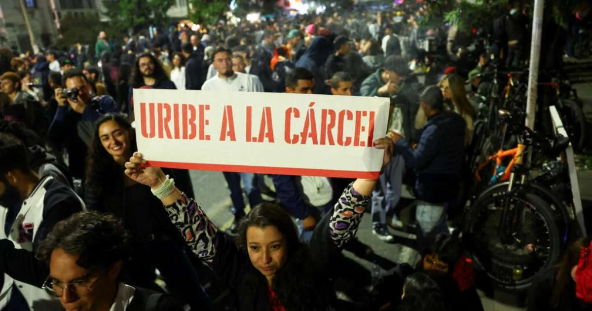 Após condenação de Uribe, direita questiona Justiça e acentua polarização na Colômbia