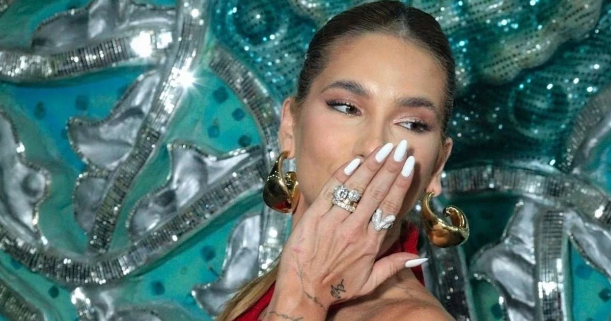 Virginia usa de uma só vez três relógios de luxo (e de R$ 400 mil!) e web não perdoa: 'Para não perder a hora da próxima CPI'