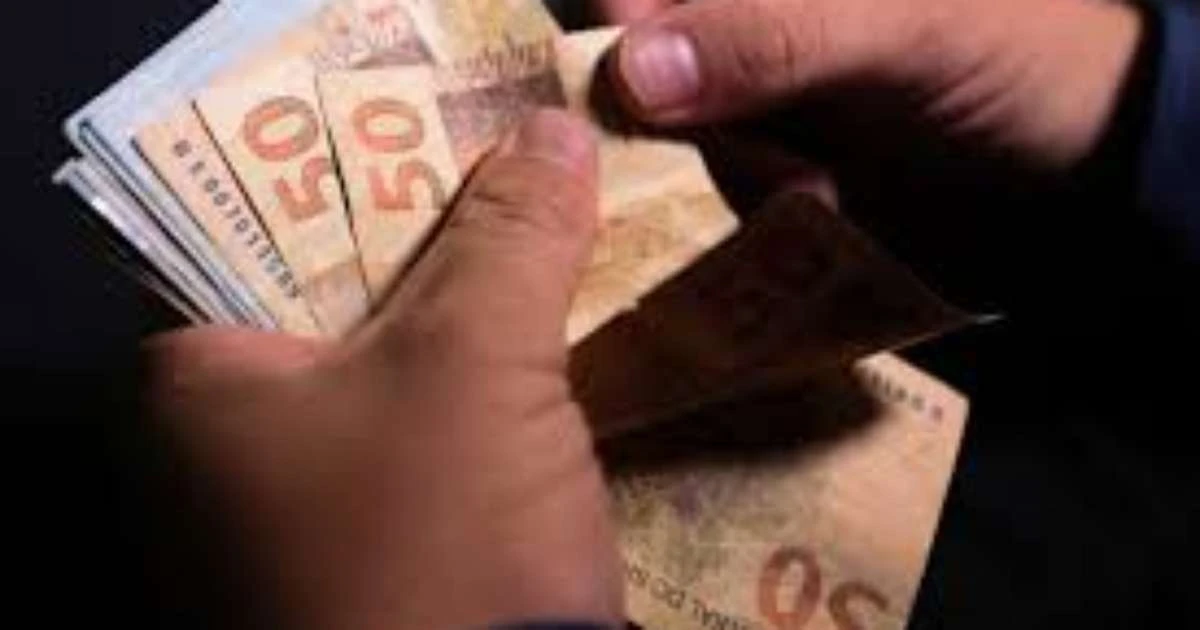Com avanço do Pix, Banco Central retira notas de R$ 2 a R$ 100 de circulação
