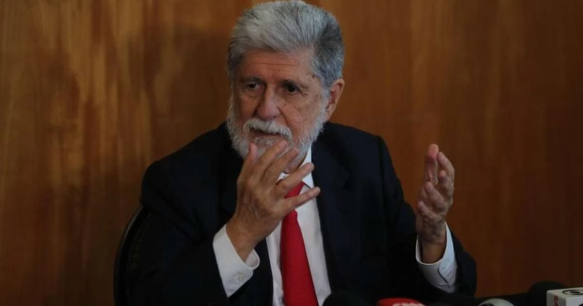 Amorim avalia que Ucrânia terá de abrir mão da Crimeia e de ingresso na OTAN para acordo com Putin