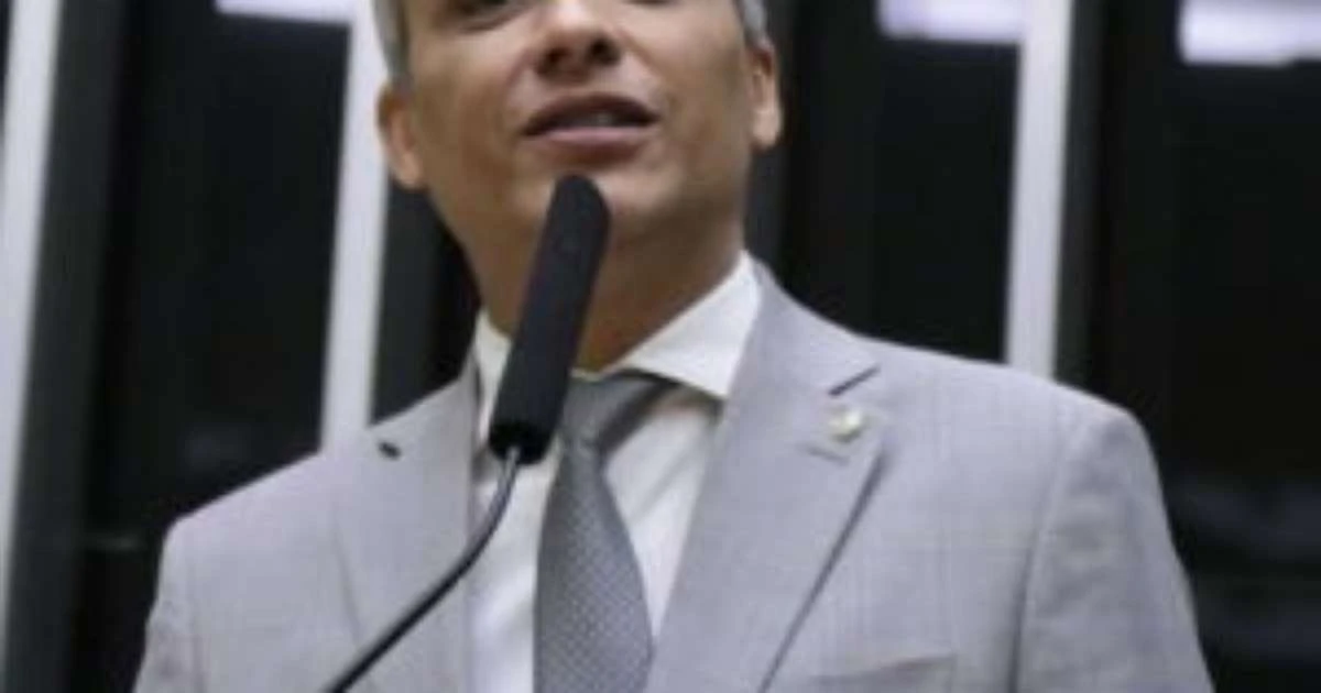Deputado Gustavo Gayer sugere que EUA monitorem Wagner Moura e o chama de extremista