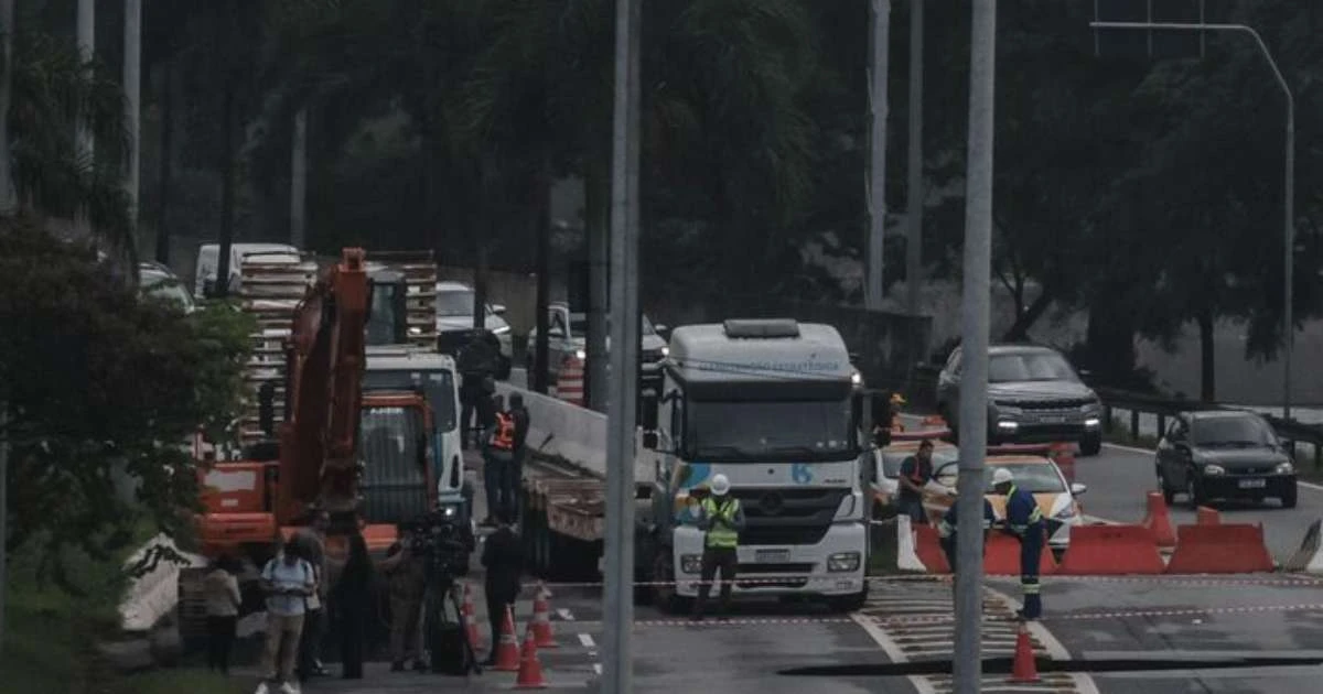 Cratera na Marginal Tietê: quando a via será liberada?