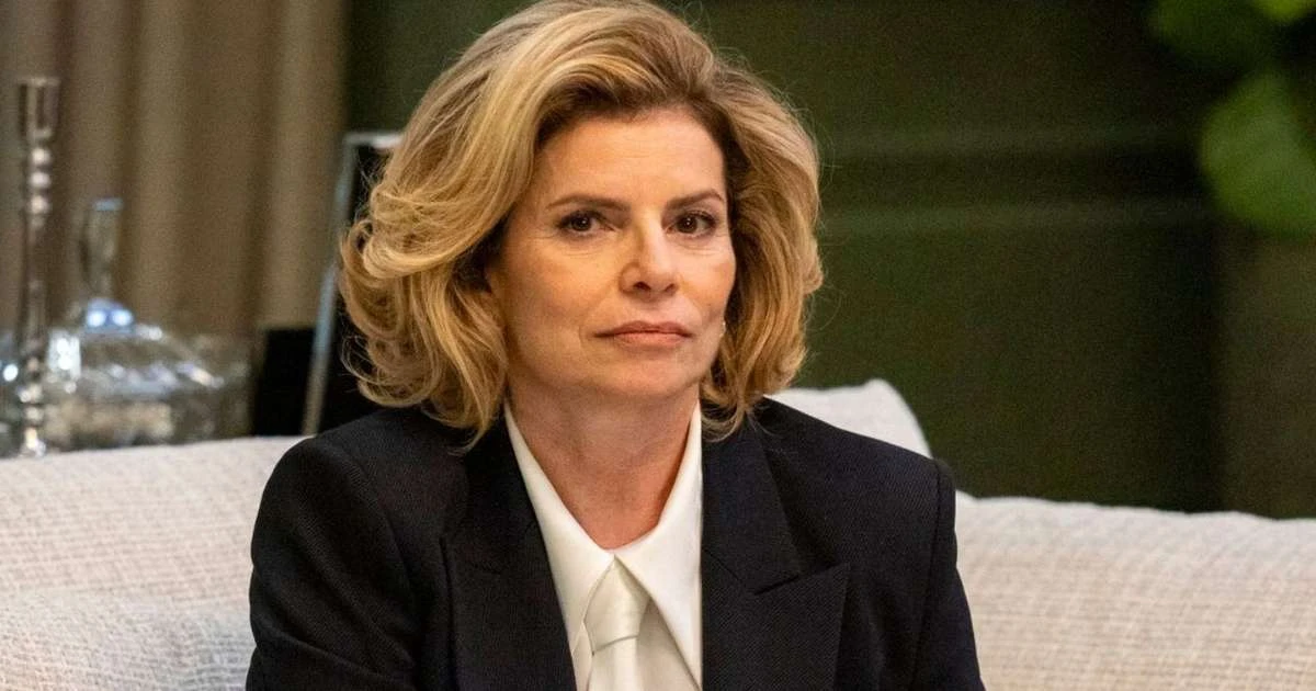 Nem refrigerante, nem fritura! Odete Roitman de 'Vale Tudo', Débora Bloch dispensa comida 'trash' e leva marmita para Globo: 'Comida levinha'