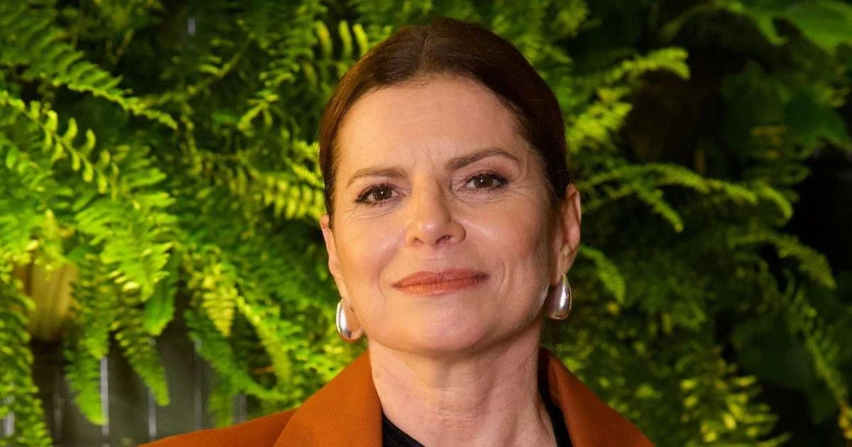 Poucos sabem, mas Debora Bloch, Odete Roitman da novela 'Vale Tudo', sofreu sério acidente quando criança e admitiu inusitada frustração
