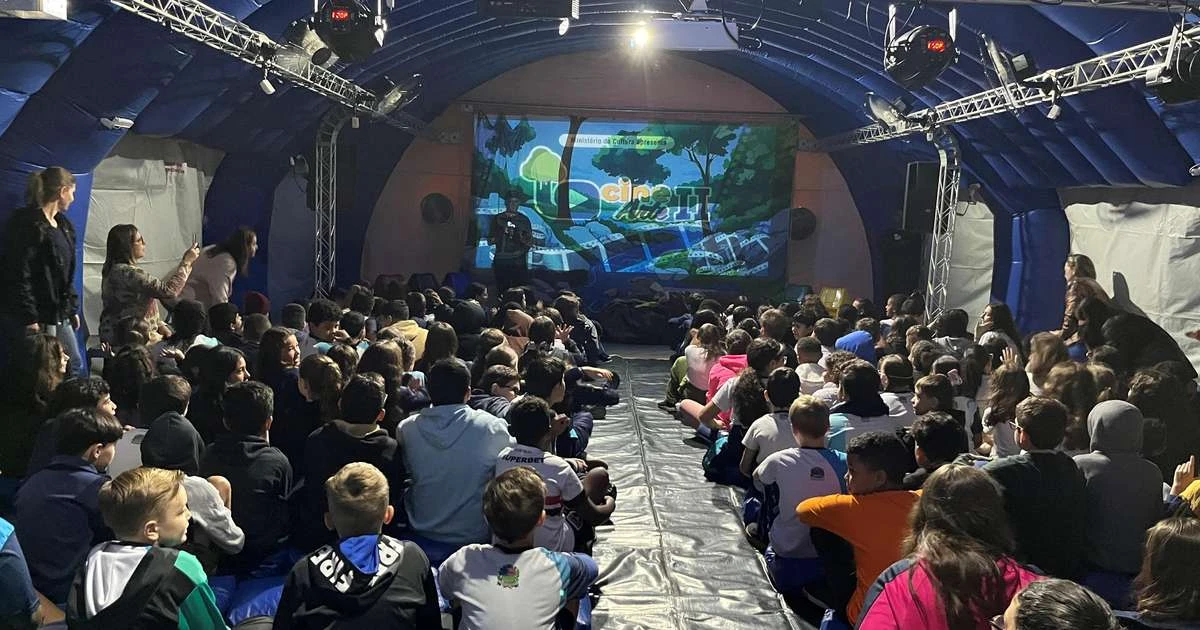 Cinema itinerante alcança 12 mil participantes
