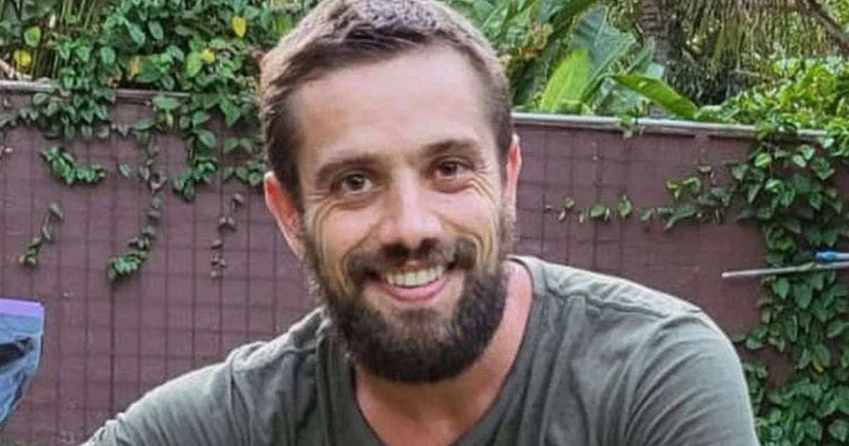 Ficou bom? Rafael Cardoso reaparece com novo visual e harmonização