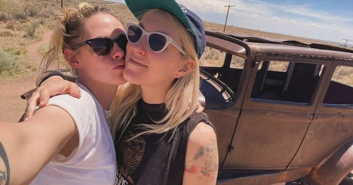 Kristen Stewart e Dylan Meyer se casam em cerimônia intimista em restaurante mexicano