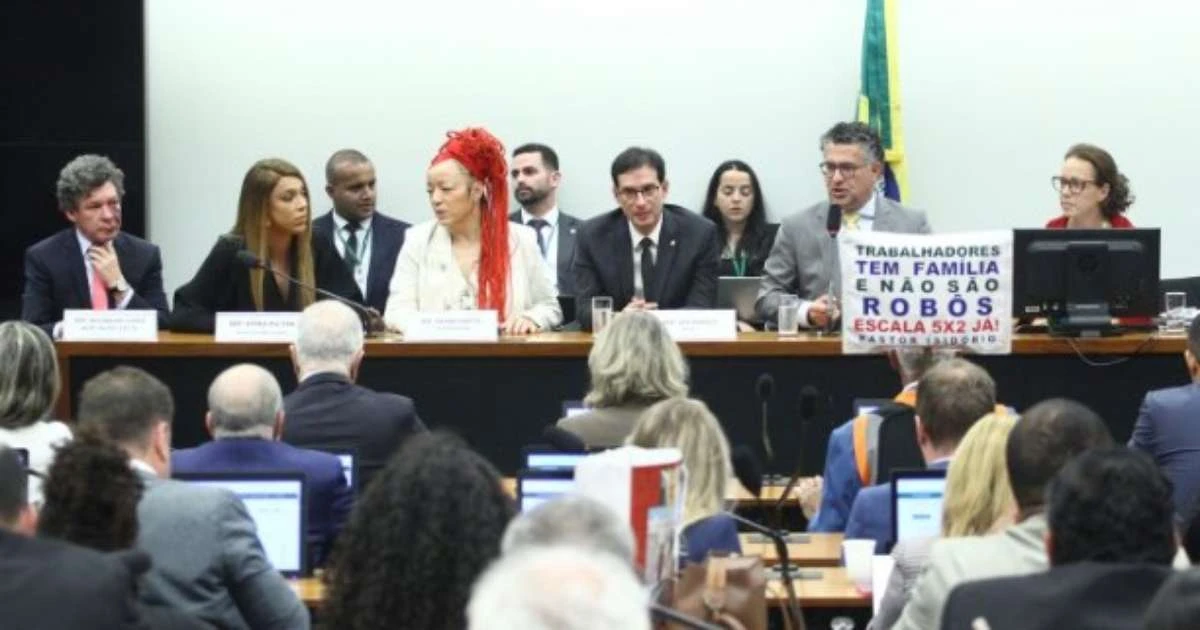 Deputado gaúcho pede vista e adia votação da PEC da jornada de trabalho