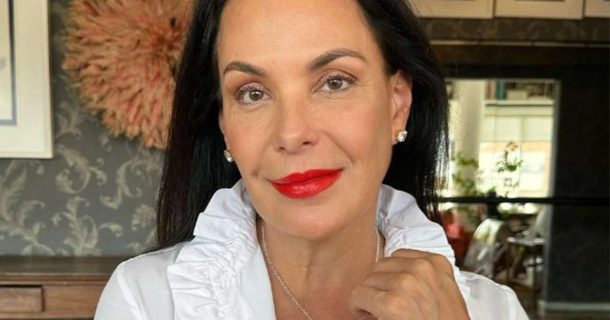 Carolina Ferraz solta o verbo após comentários etaristas após postar vídeo de skincare