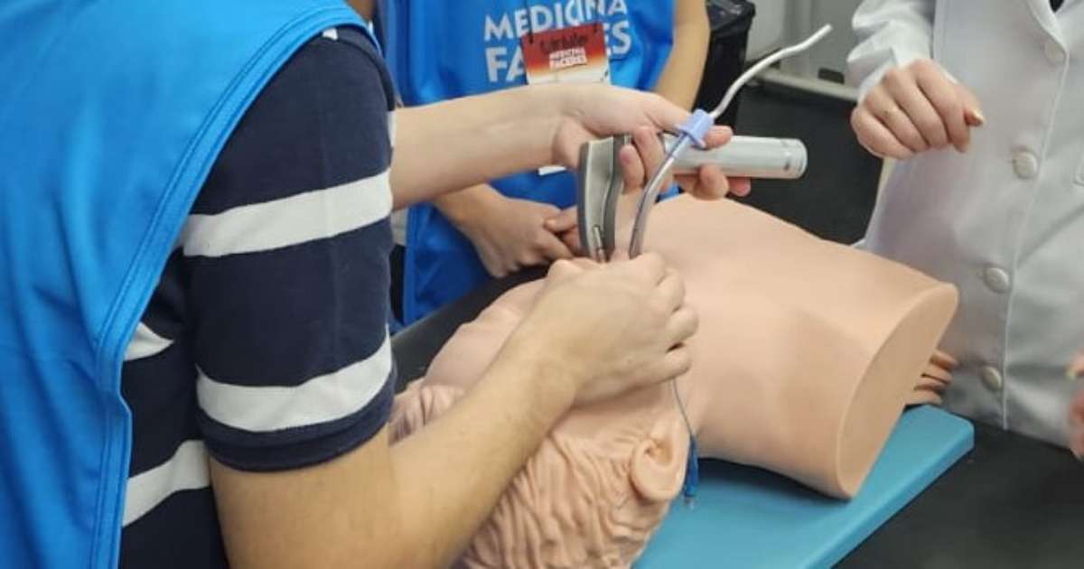 Médico por um dia: faculdade promove workshop de medicina