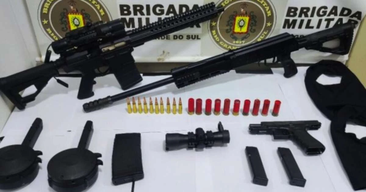 Brigada Militar intercepta arsenal de guerra e prende Mulher em flagrante no RS