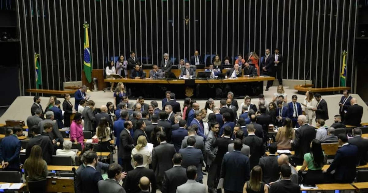 Entenda o que diz a PEC que perdoa irregularidades com cotas eleitorais e anistia partidos políticos