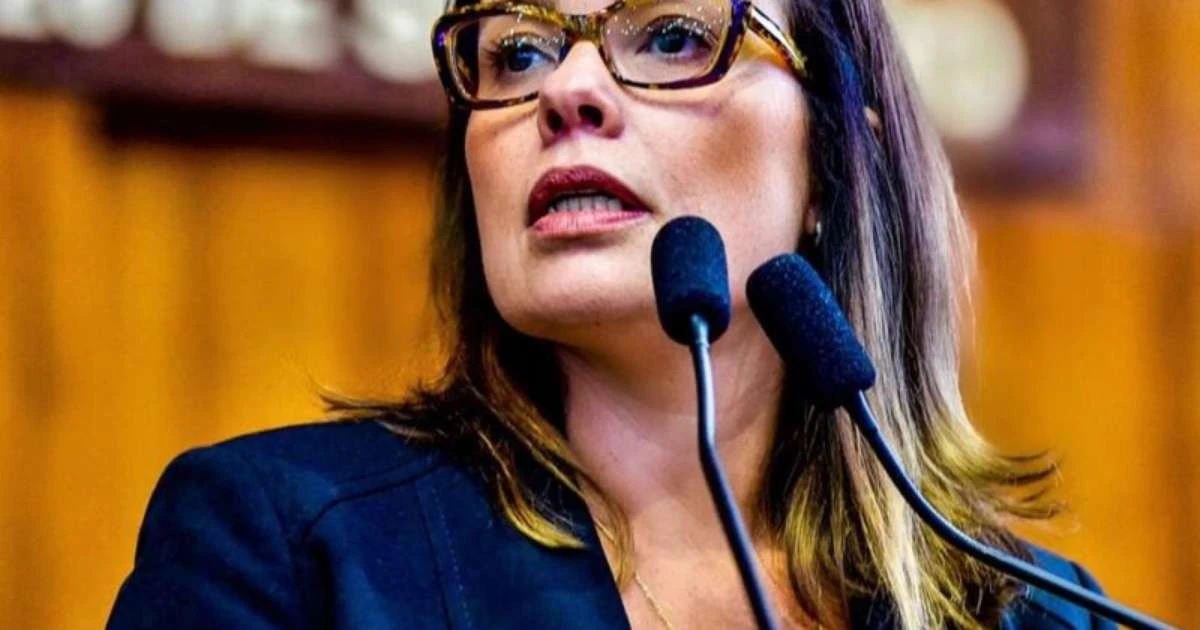 Juliana Brizola é indiciada por suposta apropriação de dinheiro da avó de 99 anos