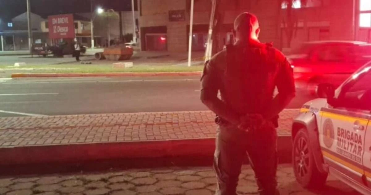 Cão ajuda a polícia em prisão de traficante; outro homem é capturado no Litoral Norte