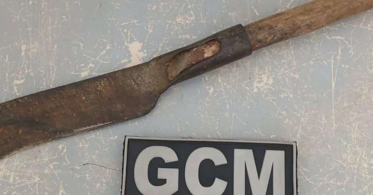 Homem é preso após ameaçar duas adolescentes com foice em cidade do interior da Bahia