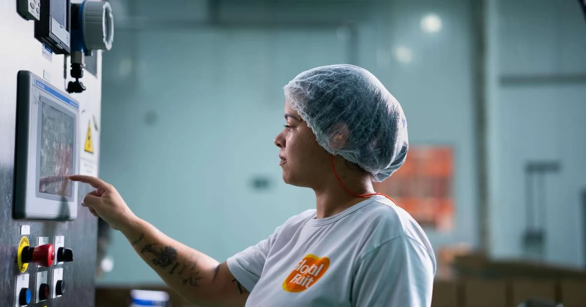 Mulheres ganham espaço na indústria, mas desafios persistem