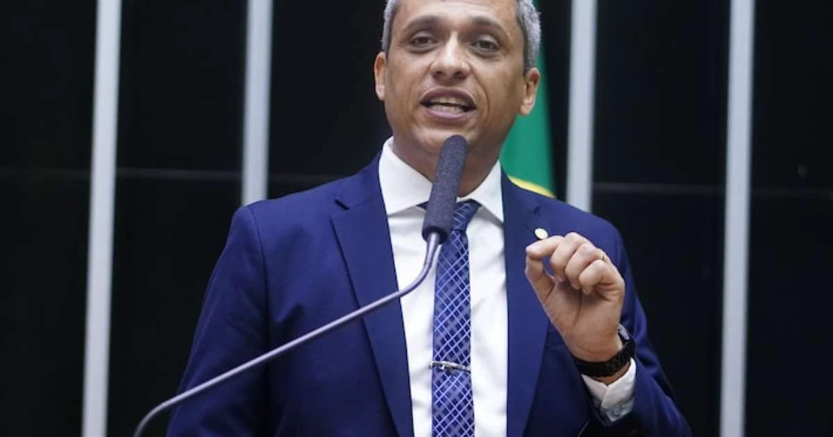 Deputado Gustavo Gayer é internado para tratar obstrução intestinal