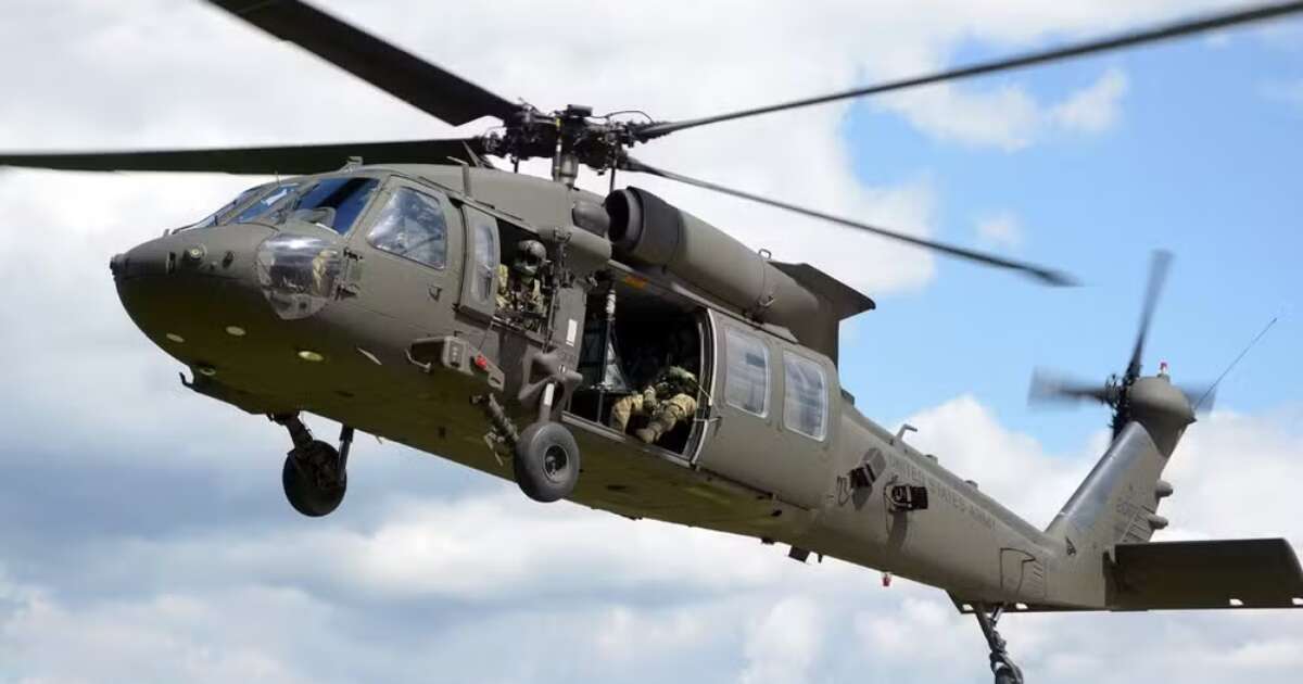 Helicóptero que colidiu com avião nos EUA estava acima da altitude permitida, diz investigação